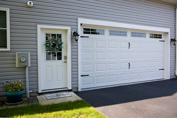 24/7 Emergency Garage Door Panel Replacement experts in New Baltimore, MI